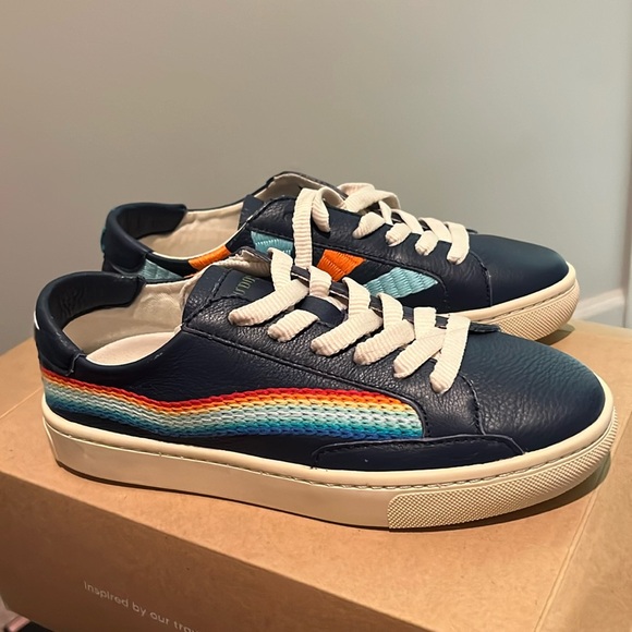 SOLUDOS BRAND NEW WITH TAGS!! - Picture 2 of 6